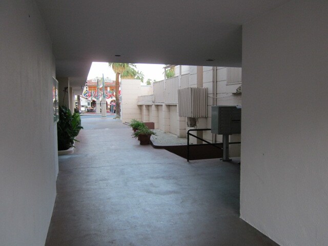 More Photos Of 121 S Palm Canyon Dr, Palm Springs Storefront Retail Office For Lease