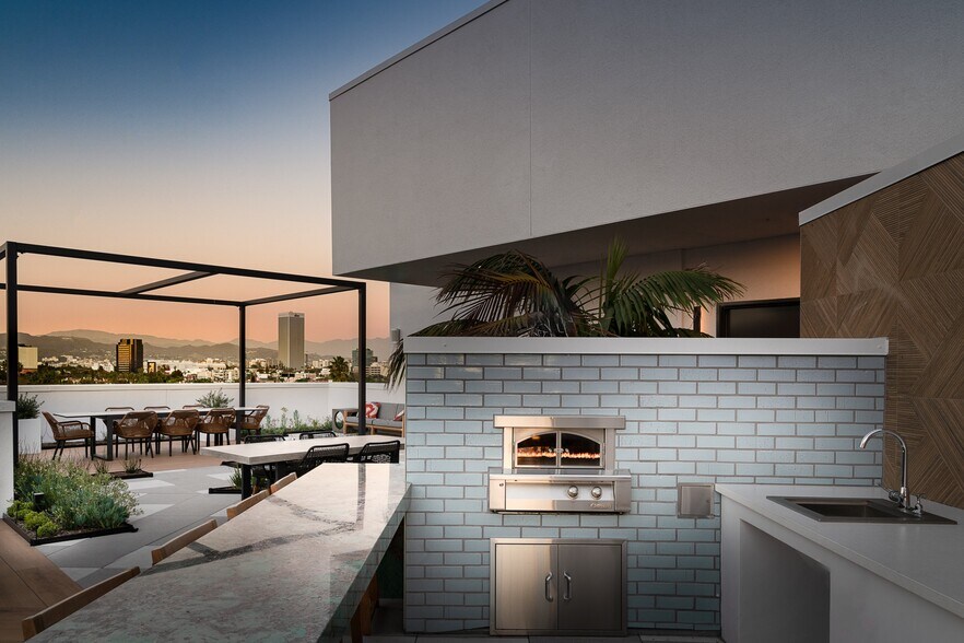 More Photos Of 5935 W Pico Blvd, Los Angeles Apartments For Lease