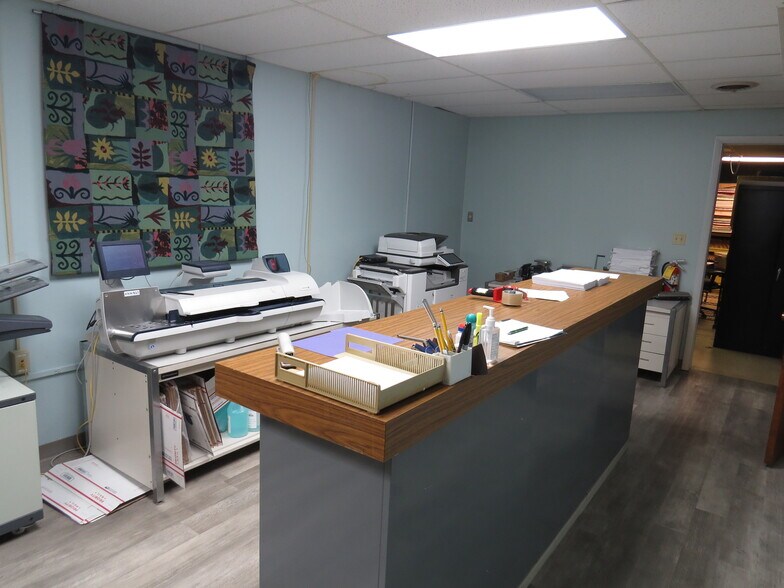 More Photos Of 2111 W Lincoln Hwy, Merrillville Loft Creative Space For Lease