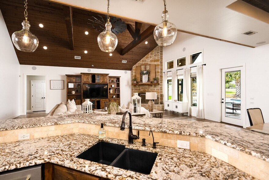 More Photos Of 1260 County Road 361, La Vernia Land For Sale