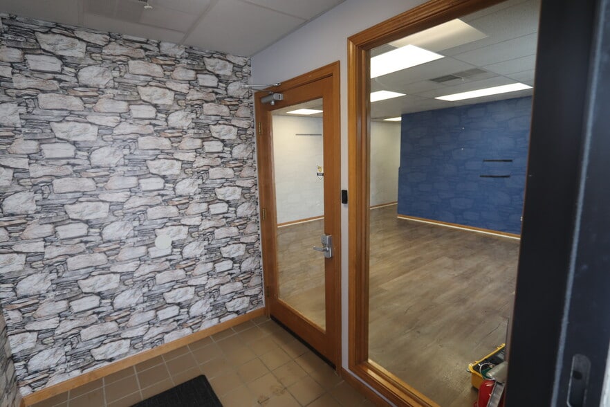 More Photos Of 3471 E Grand River Ave, Howell Office For Lease