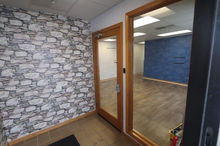 More Photos Of 3471 E Grand River Ave, Howell Office For Lease