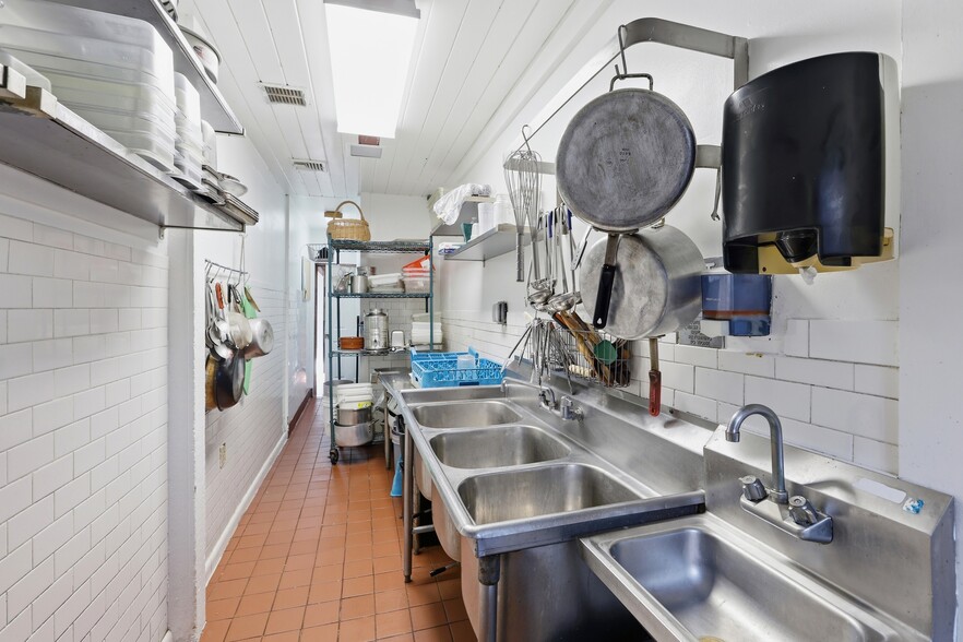 More Photos Of 424 N Main St, Souderton Restaurant For Sale