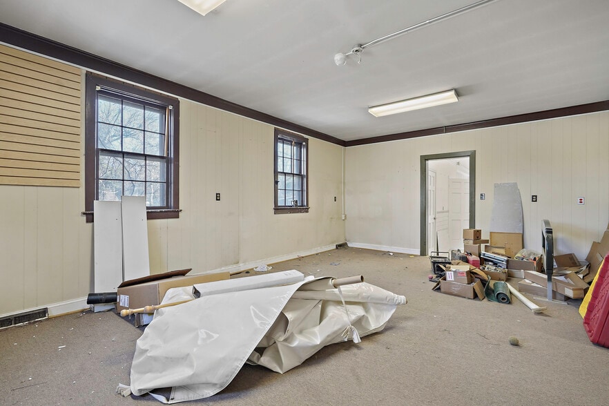 More Photos Of 43 E Colonial Hwy, Hamilton Restaurant For Sale