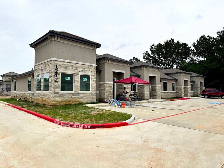 More Photos Of 12406 Spring Cypress Rd, Tomball Unknown For Lease