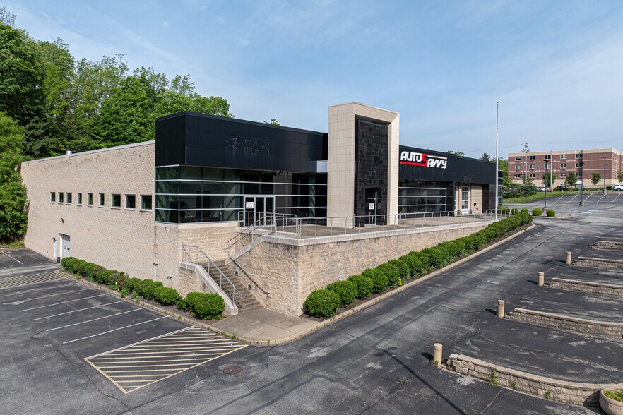 More Photos Of 4800 Clairton Blvd, Pittsburgh Auto Dealership For Lease