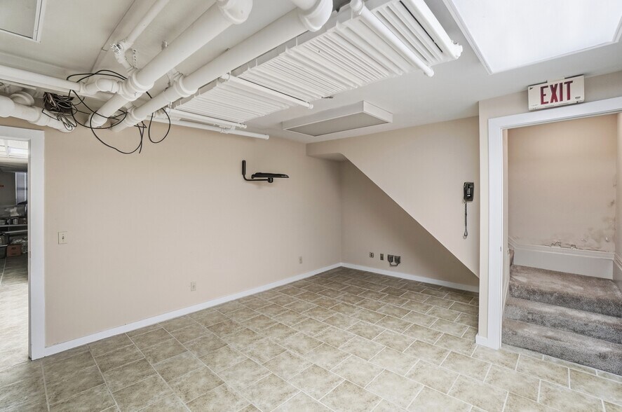 More Photos Of 2406 Auburn Ave, Cincinnati Office Residential For Sale