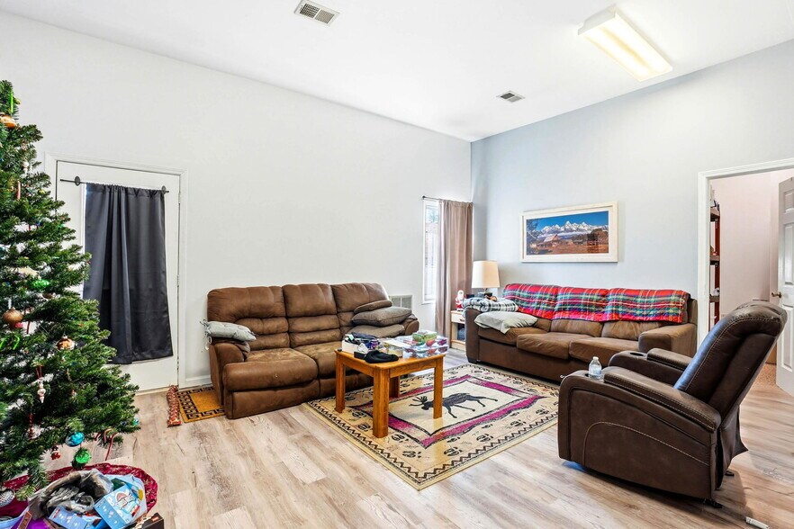 More Photos Of 8703 Highway 19 E, Roan Mountain Apartments For Sale