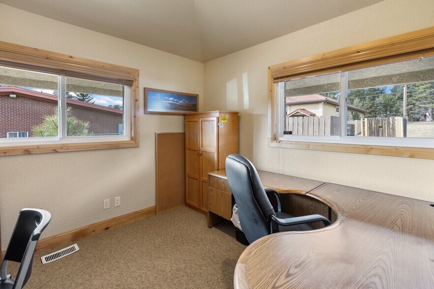 More Photos Of 350 N Pine St, Woodland Park Medical For Sale