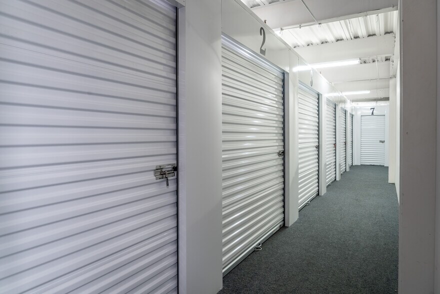 More Photos Of 691 N Squirrel Rd, Auburn Hills Office For Lease