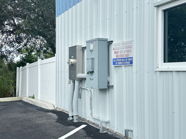 More Photos Of 875 N Cocoa Blvd, Cocoa Auto Dealership For Sale