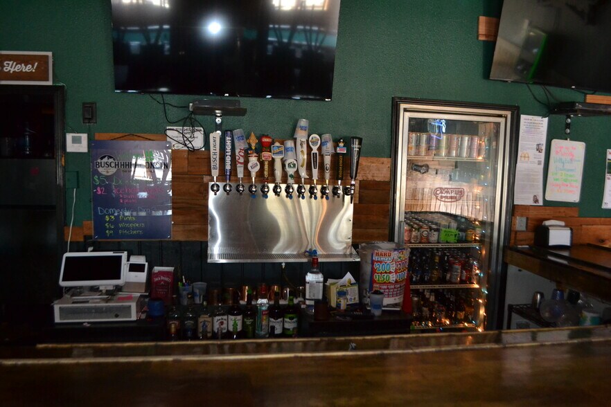 More Photos Of 1110 W Campus Ave, Wausau General Retail For Sale