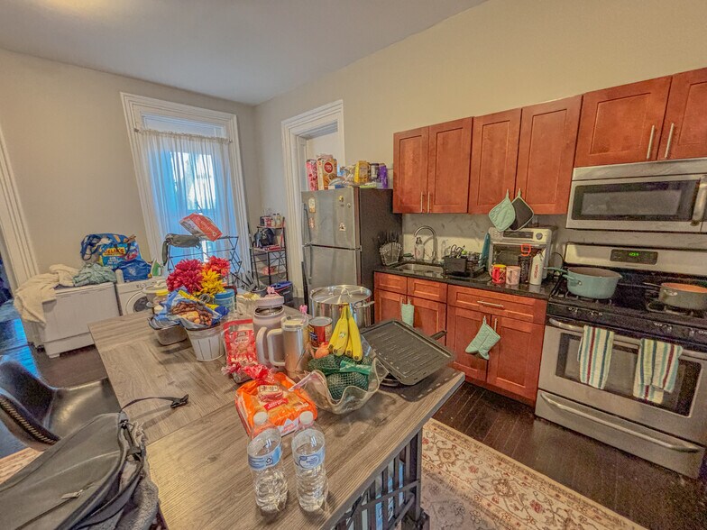 More Photos Of 81 Ten Broeck St, Albany Multifamily For Sale