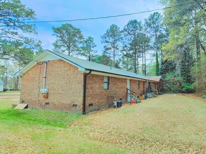 More Photos Of 600 S Vyne St, Rocky Mount Apartments For Sale
