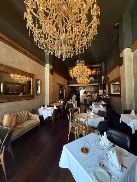 More Photos Of 3001-3013 Main St, Santa Monica Apartments For Lease