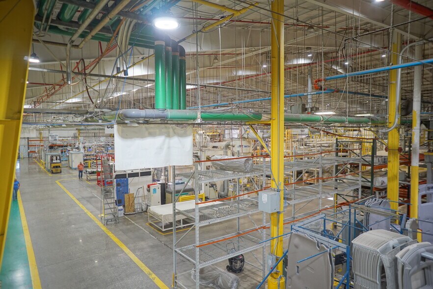 More Photos Of 850 Industrial Rd, Madisonville Manufacturing For Lease