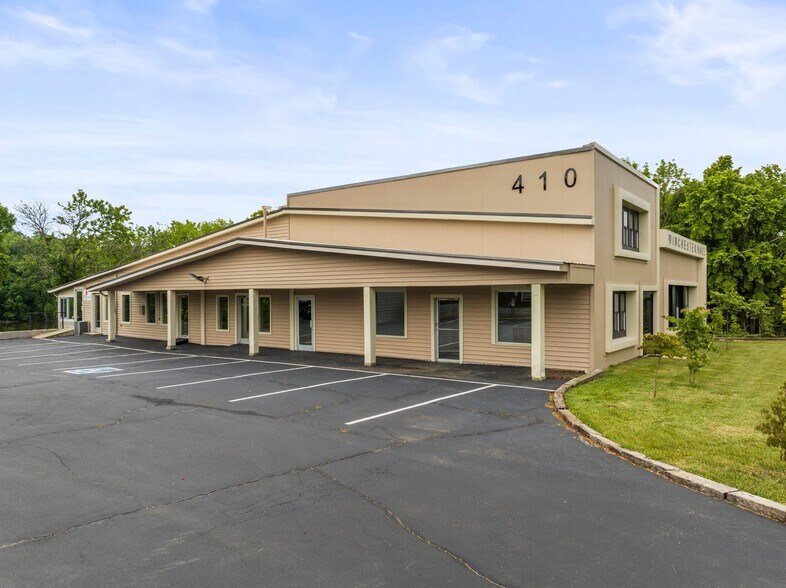 More Photos Of 410 Dinah Shore Blvd, Winchester Office Residential For Sale