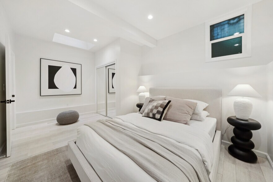 More Photos Of 17-19 Card Aly, San Francisco Apartments For Sale