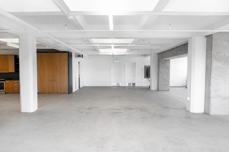 More Photos Of 810 E 3rd St, Los Angeles Office For Lease