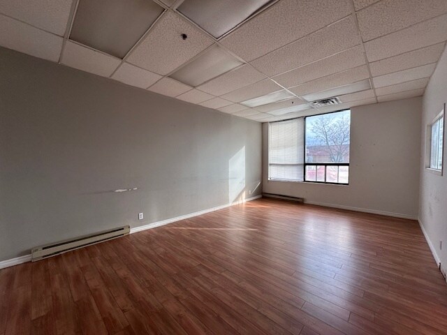 More Photos Of 189 Av Labrosse, Pointe-claire Warehouse For Lease