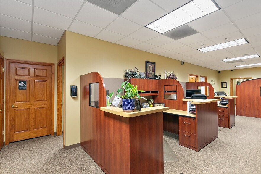 More Photos Of 15-85 N Woodbury St, South Elgin Apartments For Lease