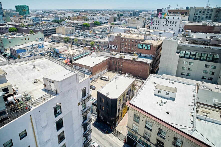 More Photos Of 118 Winston St, Los Angeles General Retail For Sale