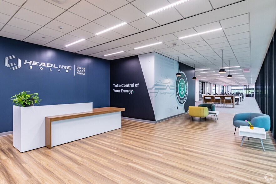 More Photos Of 2000 Center Dr, Hoffman Estates Office For Lease