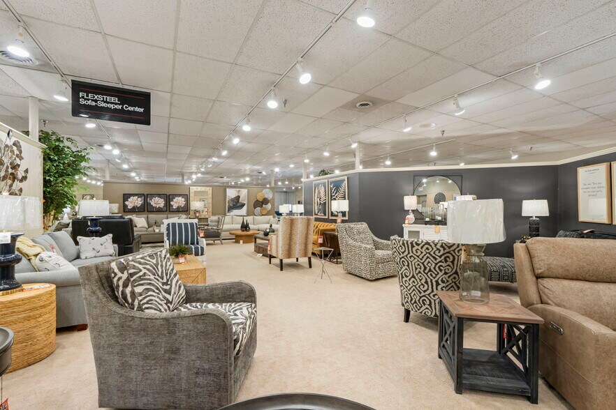 More Photos Of 334 County Road 81, Osseo Storefront Retail Office For Sale