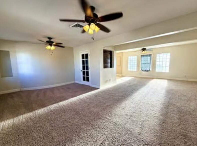 More Photos Of 206 W Elm St, Ozark Office For Sale