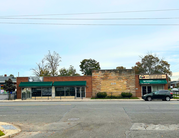 Primary Photo Of 229 Baldwin Rd, Hempstead Office For Lease