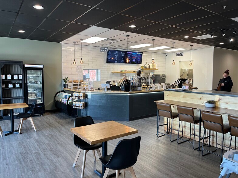 More Photos Of 18960 NE 23rd St, Harrah Freestanding For Lease