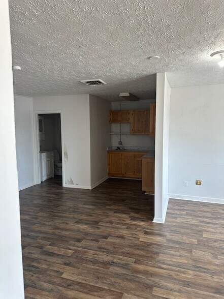 More Photos Of 247 Hillside Dr, Painesville Storefront Retail Office For Sale