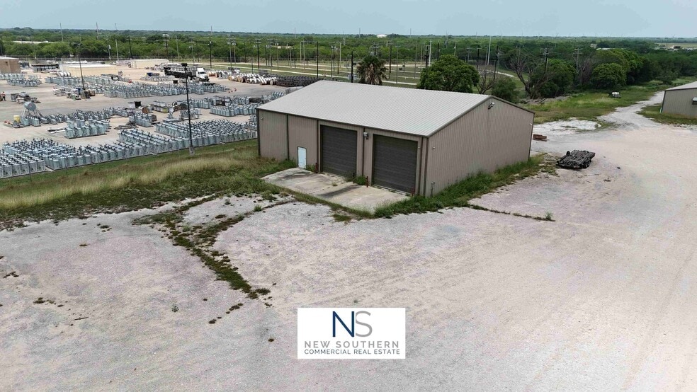 Primary Photo Of 2620 E Corral Ave, Kingsville Warehouse For Lease
