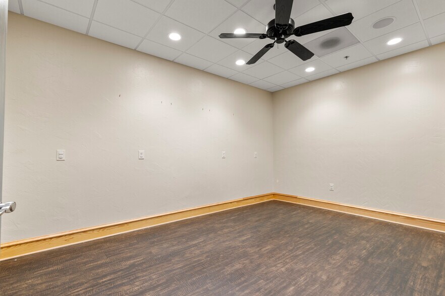 More Photos Of 3611 North St, Nacogdoches Storefront For Lease
