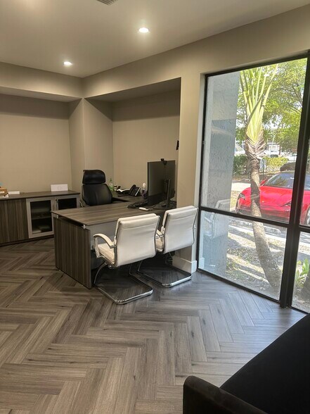 More Photos Of 520 NW 165th St, North Miami Beach Office For Sale