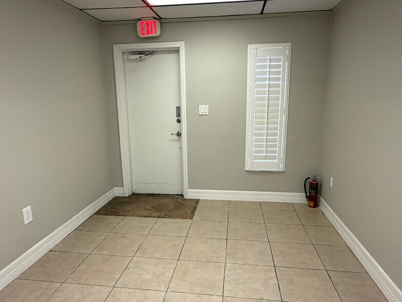 More Photos Of 8106 US Highway 19, Port Richey Office For Sale