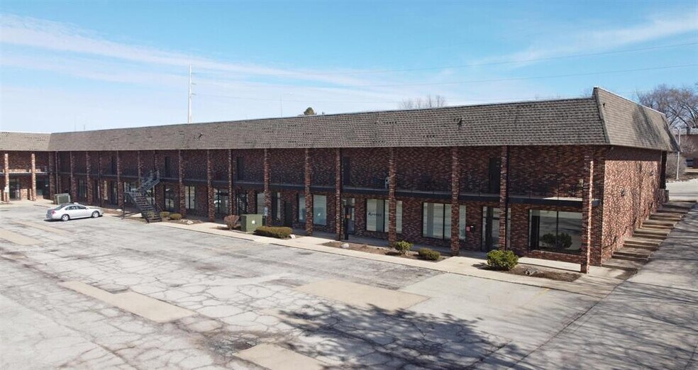 More Photos Of 7501 N University St, Peoria General Retail For Lease