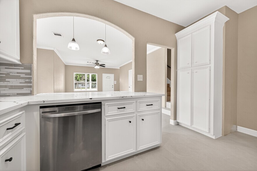 More Photos Of 14134 Packard St, Houston Specialty For Sale