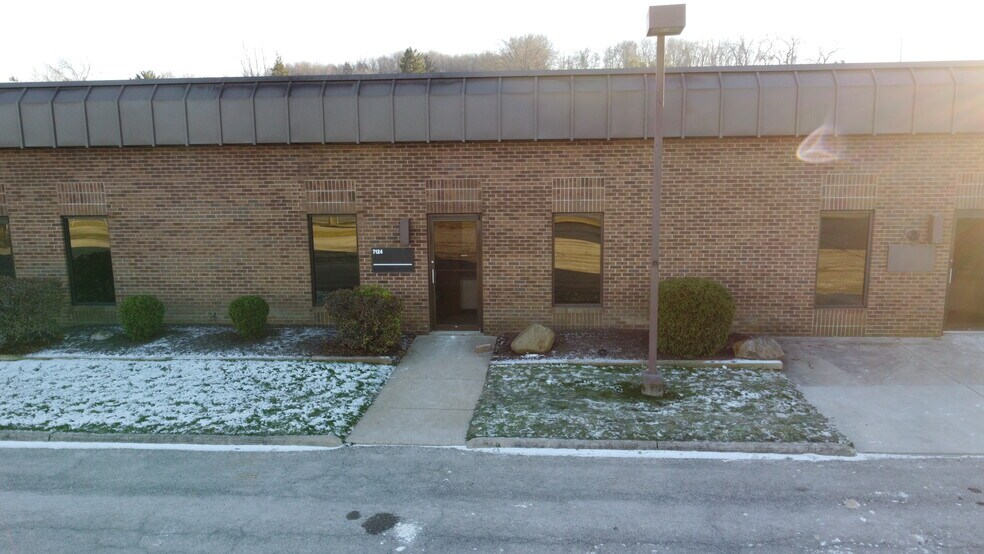 More Photos Of 7124 Brookwood Dr, Brookfield Office For Lease