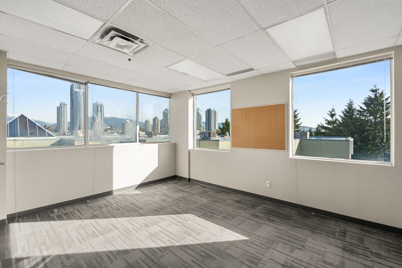 More Photos Of 2820 Ingleton Ave, Burnaby Warehouse For Lease