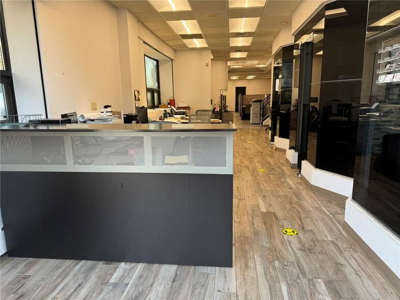 More Photos Of 7024 18th Ave, Brooklyn Office For Sale