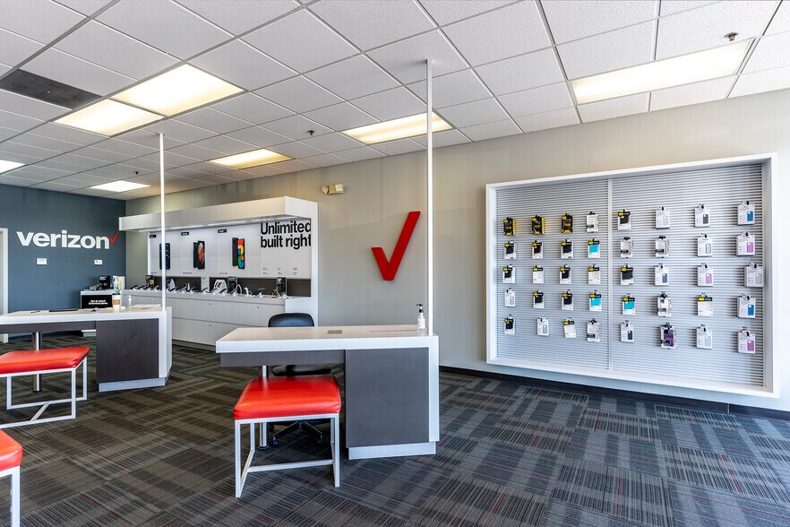 More Photos Of 2111-2199 W Williams Ave, Fallon Storefront For Sale