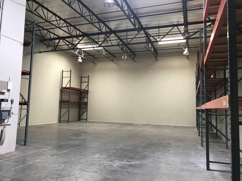 More Photos Of 5059-5077 Walnut Grove Ave, San Gabriel Warehouse For Lease