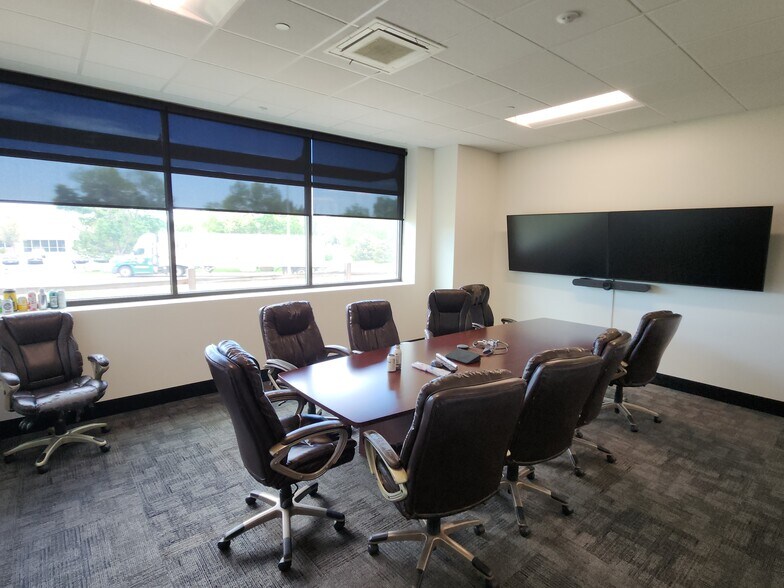 More Photos Of 1925 Pike Rd, Longmont Warehouse For Lease