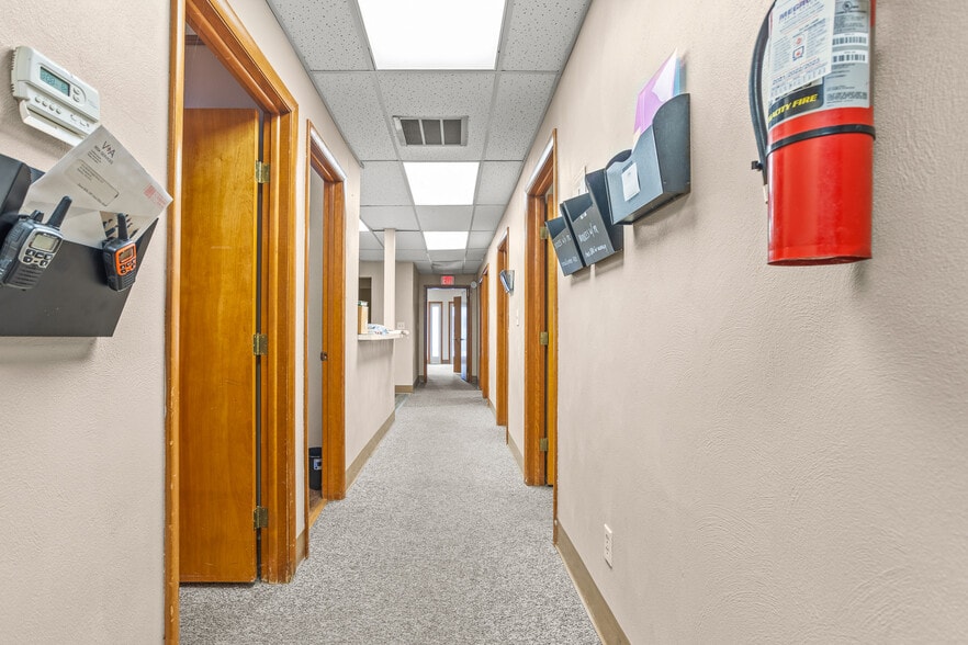 More Photos Of 105 Sycamore St, Medway Medical For Sale