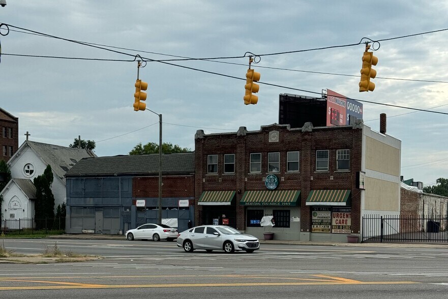 More Photos Of 9934-9940 Harper Ave, Detroit Storefront For Lease