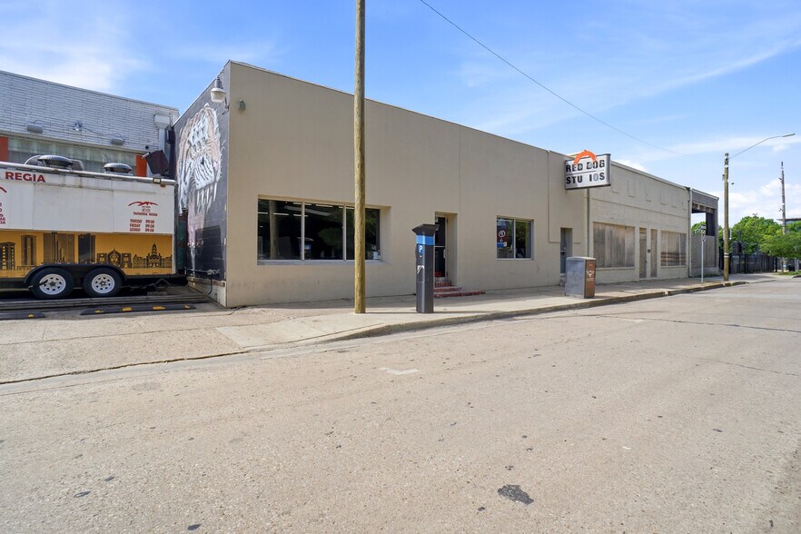 More Photos Of 2927 Morton St, Fort Worth Storefront For Lease