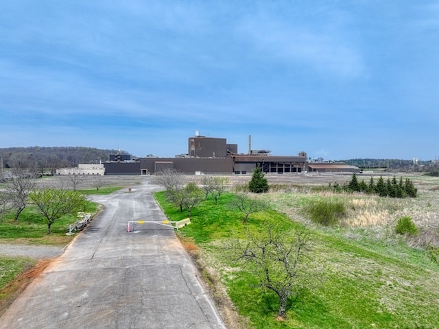 More Photos Of 134 Waupaca Dr, Etowah Manufacturing For Sale