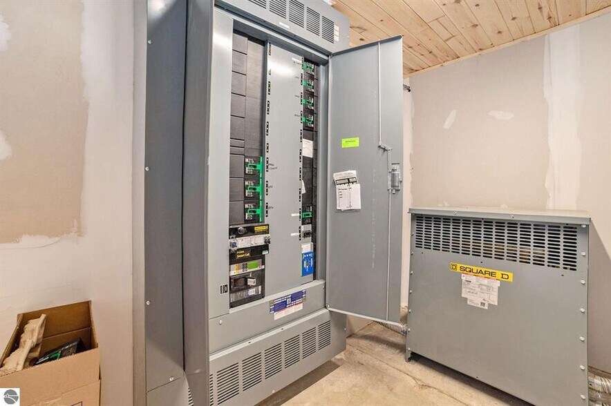 More Photos Of 110 W Park Dr, Kalkaska Service For Sale