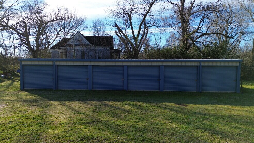 More Photos Of 203 Vicksburg St, Edwards Flex For Sale